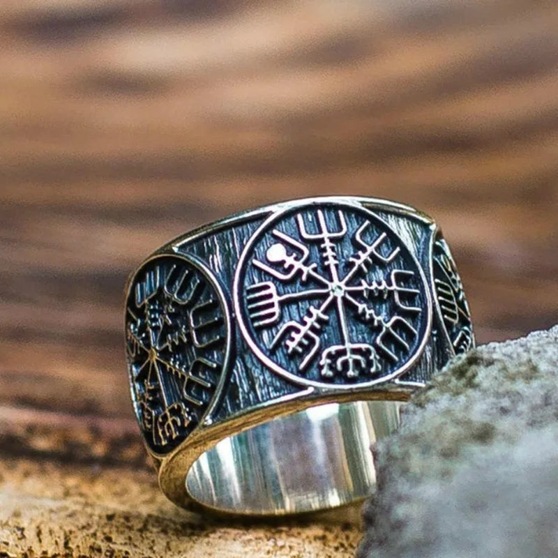 Vintage Viking Rune Signet Scandinavn Rings for Men Domineering Punk Nordic Amulet Jewelry Wholesale